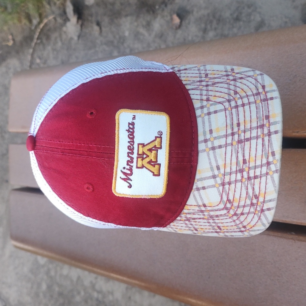 University Of Minnesota Golden Gophers NCAA Trucker Mesh Strap-on Hat Cap